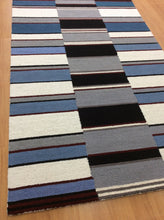 Load image into Gallery viewer, Handmade Wool Modern Blue/ Ivory 5' x 8' lt1536 Area Rug