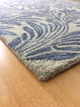 Load image into Gallery viewer, Handmade Wool Floral Beige/ Blue 5' x 8' lt1544 Area Rug