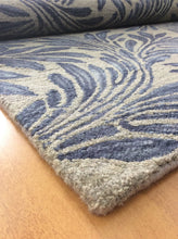 Load image into Gallery viewer, Handmade Wool Floral Beige/ Blue 5' x 8' lt1544 Area Rug