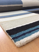 Load image into Gallery viewer, Handmade Wool Modern Ivory/ Blue 5' x 8' lt1549 Area Rug