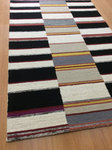 Load image into Gallery viewer, Handmade Wool Modern Ivory/ Black 5' x 8' lt1553 Area Rug