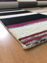Load image into Gallery viewer, Handmade Wool Modern Ivory/ Black 5' x 8' lt1553 Area Rug