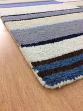 Load image into Gallery viewer, Handmade Wool Modern Ivory/ Blue 5' x 8' lt1568 Area Rug