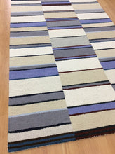 Load image into Gallery viewer, Handmade Wool Modern Ivory/ Blue 5' x 8' lt1568 Area Rug