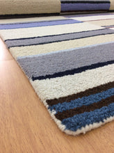 Load image into Gallery viewer, Handmade Wool Modern Ivory/ Blue 5' x 8' lt1568 Area Rug