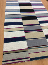 Load image into Gallery viewer, Handmade Wool Modern Ivory/ Navy Blue 5' x 8' lt1579 Area Rug