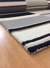 Load image into Gallery viewer, Handmade Wool Modern Ivroy/ Black 5' x 8' lt1582 Area Rug