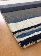 Load image into Gallery viewer, Handmade Wool Modern Ivroy/ Blue 5' x 8' lt1586 Area Rug