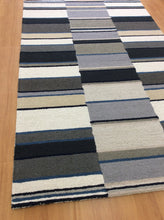 Load image into Gallery viewer, Handmade Wool Modern Ivroy/ Blue 5' x 8' lt1586 Area Rug