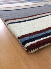 Load image into Gallery viewer, Handmade Wool Modern Ivroy/ Gray 5' x 8' lt1591 Area Rug